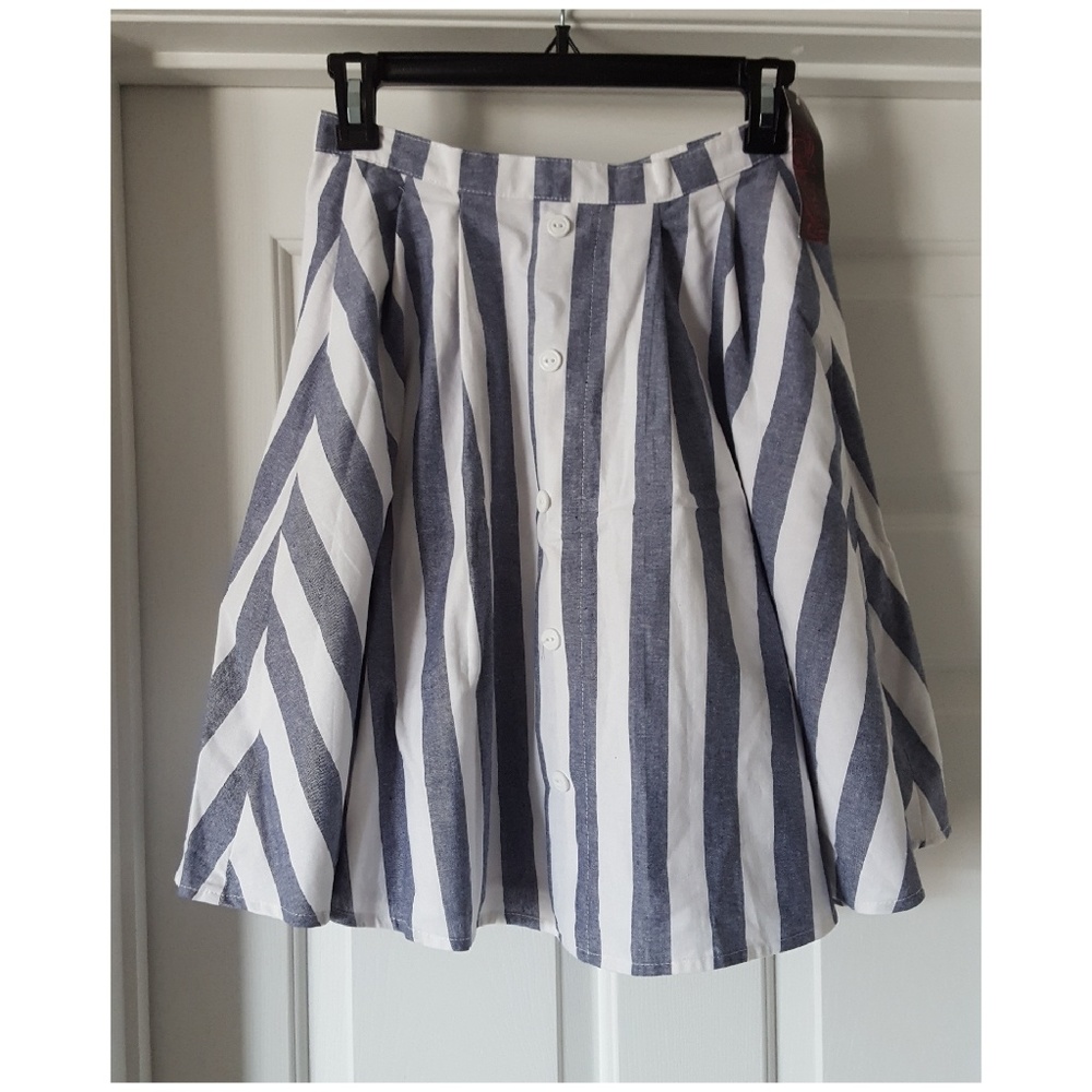 Modcloth White and Gray Stripe Mini Skirt Size M